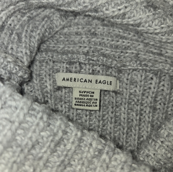 American Eagle Gray Color Blocked Small Knit Turtleneck Sweater - Picture 4 of 7